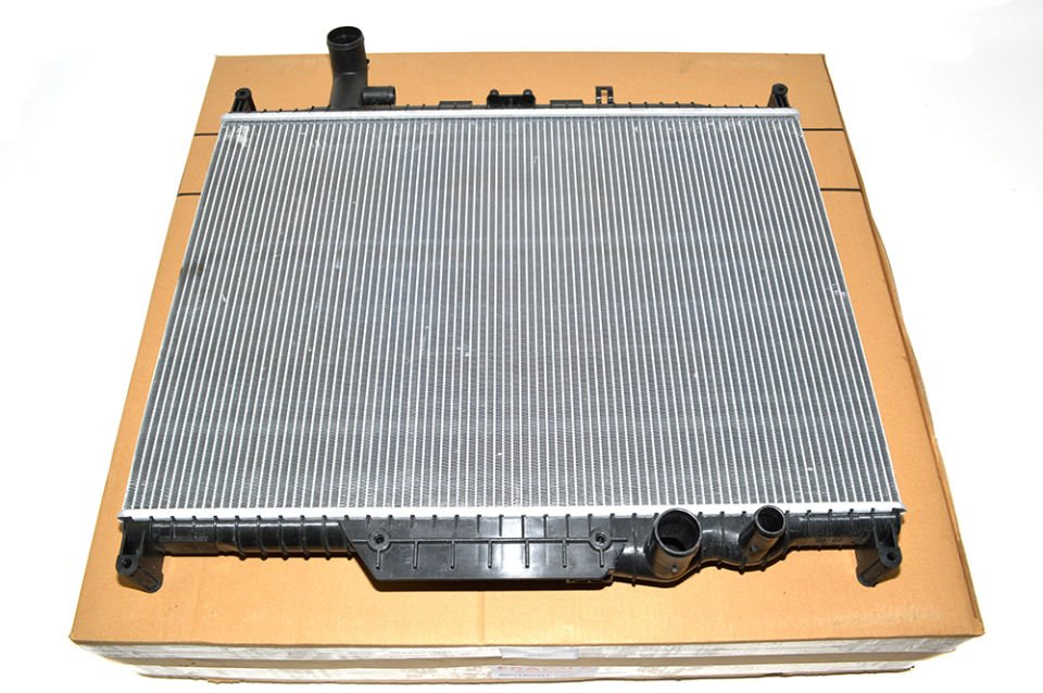 Radyatör Komple (Su)-Lr015561-3.0/Range Rover Sport