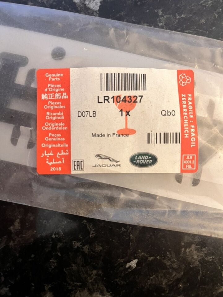 Arka Bagaj Üstü Yazı ( RANGE )-LR104327-LR154635-LR173888--R.R.VELAR