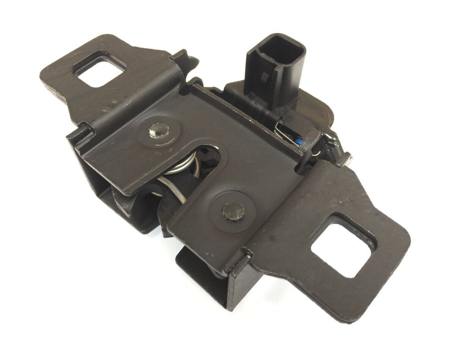 Kaput Swici ( Wıth Sensör ) ( Kilit İle Birlikte )-Yue500150 E-Yue500090-Lr024358-Lr041431-Lr054331-Lr065340-Lr123518-Lr125366-Lr138826-Lr173841-535123508-T2h57203-T2h46527-T2h41589-T2h41158-Jde36371-C2d27159-C2d18250-C2c33902-C2c4646-/Range Rover Sport